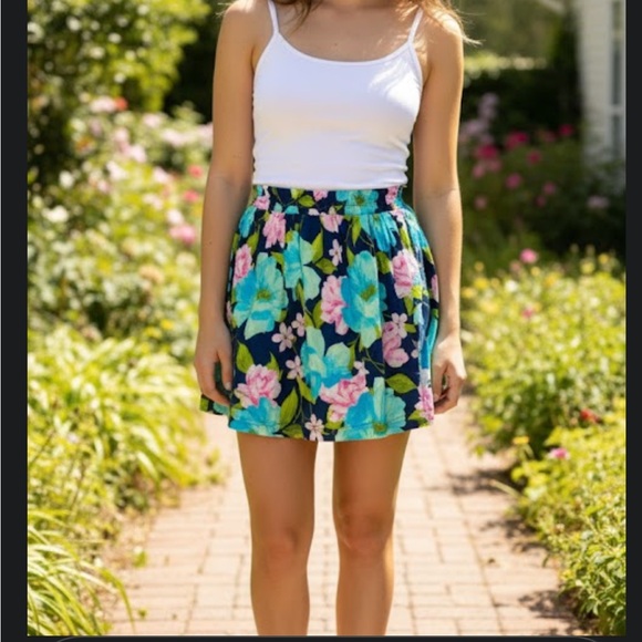 Hollister | Turquoise Floral Mini Circle Skirt - Picture 1 of 4